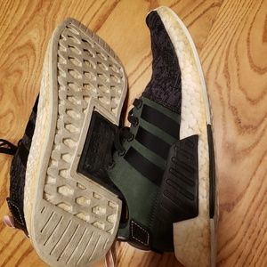 Adidas NMD R2 Black + Pink Size 6.5